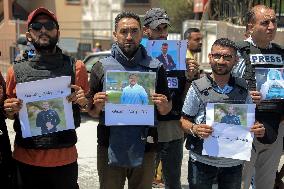 Palestinian Journalists Protest Over Attacks On The Press - Gaza