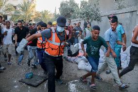 Israel Strikes 'Safe’ Deir Al-Balah Killing And Wounding Several