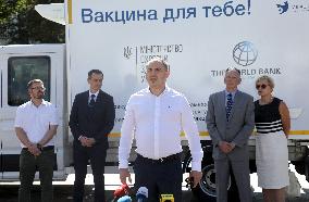 Transfer of 16 refrigerator trucks to transport vaccines in Kyiv