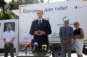 Transfer of 16 refrigerator trucks to transport vaccines in Kyiv