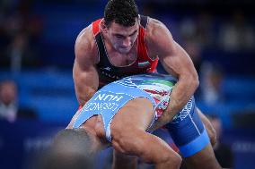 Semen Sergeevich NOVIKOV Of Bulgaria Against David LOSONCZI Of Hungary - WRESTLING - MEN'S GRECO-ROMAN 87KG SEMIFINAL MATCH 147