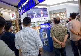 Iran-Olympic-Celebrating Victory Of Kiani Over Alizadeh