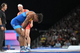 Paris 2024 - Wrestling - Zhan Beleniuk v Arkadiusz Kulynycz