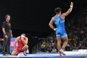 Paris 2024 - Wrestling - Zhan Beleniuk v Arkadiusz Kulynycz