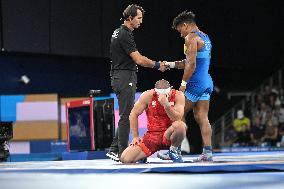 Paris 2024 - Wrestling - Zhan Beleniuk v Arkadiusz Kulynycz