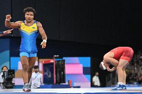 Paris 2024 - Wrestling - Zhan Beleniuk v Arkadiusz Kulynycz