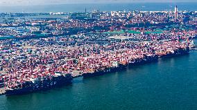 Qingdao Port Connecting 700 Ports