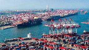 Qingdao Port Connecting 700 Ports