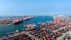 Qingdao Port Connecting 700 Ports