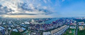 Qingdao Port Connecting 700 Ports