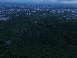 Clouds Hover Over The Mountains During The Monsoon Rain Season In Ajmer, India On 09 August 2024.