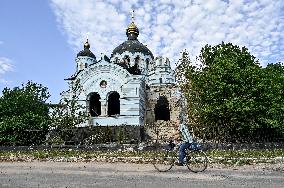 Christian church in eastern Ukraine destroyed by Russian troops