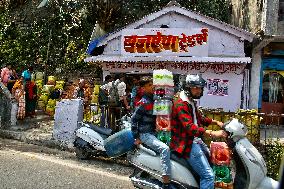 Daily Life Along Mall Road In Nainital