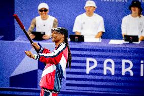 Paris 2024 - Snoop Dogg Opens Breaking Event