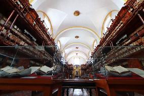 The Palafoxiana Library