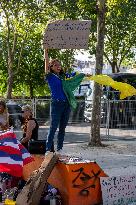 Paris 2024 - Religious Presence Near Eiffel Tower