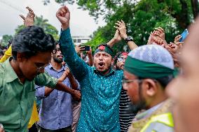 Bangladesh Chief Justice, Central Bank Chief Quit Amid Protests - Dhaka