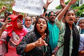 Bangladesh Chief Justice, Central Bank Chief Quit Amid Protests - Dhaka