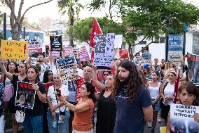 Turkish Animal Rights Activists Protest Against ‘Massacre Law’ - Izmir