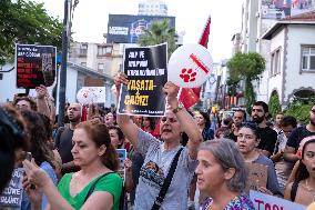 Turkish Animal Rights Activists Protest Against ‘Massacre Law’ - Izmir