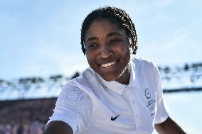 Paris 2024 - Fans salute medalists at the Parc des Champions in Paris FA