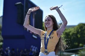 Paris 2024 - Fans salute medalists at the Parc des Champions in Paris FA