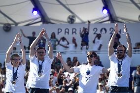 Paris 2024 - Fans salute medalists at the Parc des Champions in Paris FA