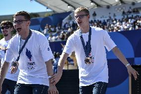 Paris 2024 - Fans salute medalists at the Parc des Champions in Paris FA