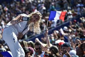 Paris 2024 - Fans salute medalists at the Parc des Champions in Paris FA