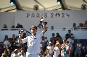 Paris 2024 - Fans salute medalists at the Parc des Champions in Paris FA