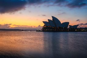 AUSTRALIA-SYDNEY-OPERA HOUSE-DAWN