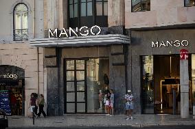 Mango Clothing Store Plans To Exceed The 4 Billions Euros In Revenue In 2026