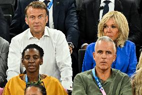 Paris 2024 - Emmanuel Macron And Brigitte At Women's Basketball Final