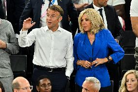 Paris 2024 - Emmanuel Macron And Brigitte At Women's Basketball Final