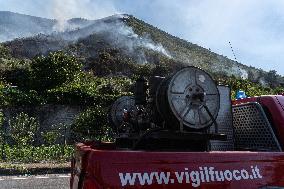 Large Forest Fire In Naples, Monte Pendolo Burns In Gragnano