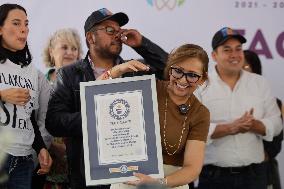 Tlaxcala Breaks Guinness Record By Distributing Free Basket Tacos In Mexico