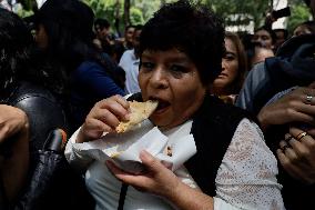 Tlaxcala Breaks Guinness Record By Distributing Free Basket Tacos In Mexico