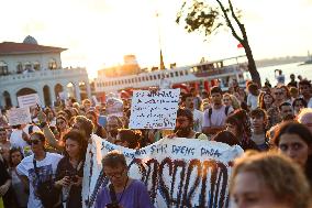 Pro-animal Rights Activists Protest - Istanbul