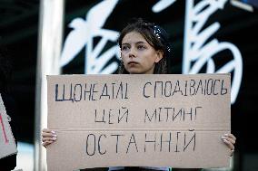 Rally in  support of Ukrainian POWs in central Kyiv