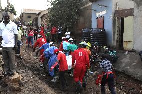 UGANDA-KAMPALA-GARBAGE DUMP LANDSLIDE-SEARCH