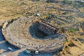 T?RKIYE-DENIZLI-HIERAPOLIS-SCENERY