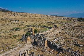 T?RKIYE-DENIZLI-HIERAPOLIS-SCENERY