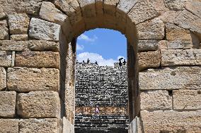 T?RKIYE-DENIZLI-HIERAPOLIS-SCENERY