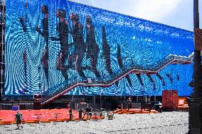 Paris 2024 - Giant Nike Screen On Centre Pompidou