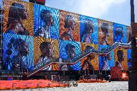 Paris 2024 - Giant Nike Screen On Centre Pompidou