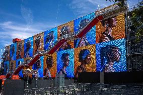 Paris 2024 - Giant Nike Screen On Centre Pompidou