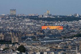 Paris 2024 - Giant Nike Screen On Centre Pompidou