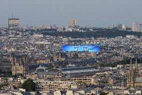 Paris 2024 - Giant Nike Screen On Centre Pompidou