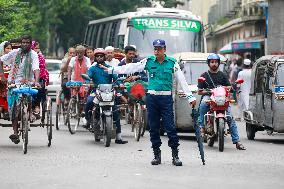 Police Forces Resume Duty - Dhaka