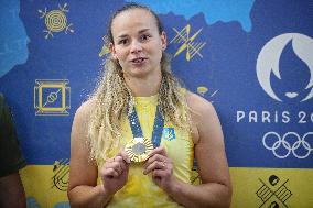 Ukrainian fencer Yuliia Bakastova brings home gold medal of Paris 2024 Olympics